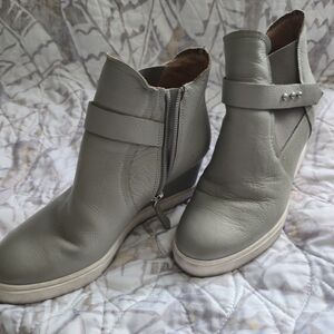 Paolo Light Gray Ankle Booties